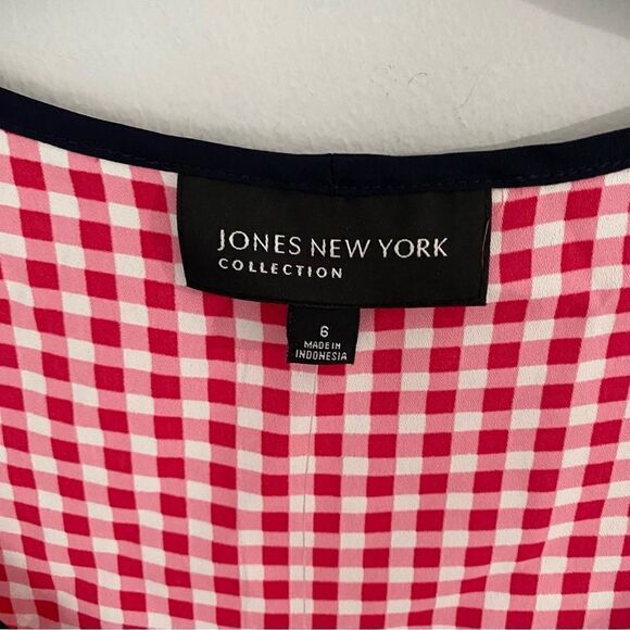 Jones New York Women’s Sleeveless Scoop Neck red and White Checkered Blouse 6 - Picture 2 of 3